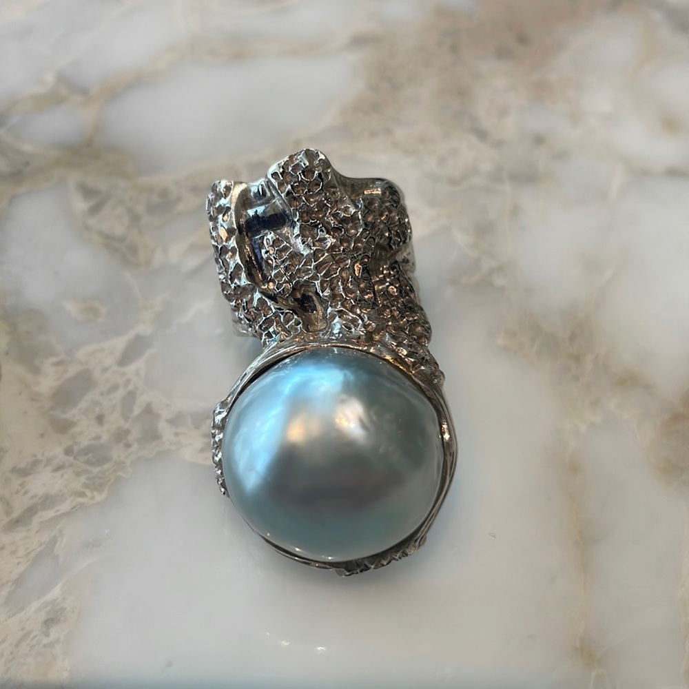 South Sea authentic blue pearl statement ring. Inspired by the famous Arty Ring.